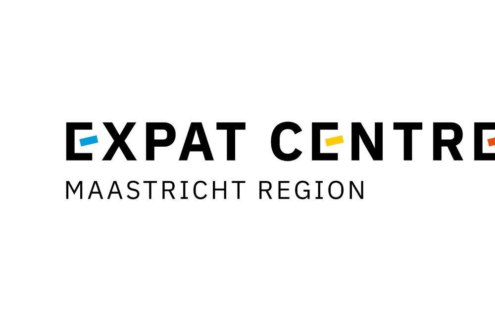 8 3 LOGO EXPAT CENTRE