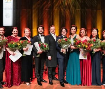 Finalisten 57ste IVC Opera Oratorium 2024 met Algemeen en Artistiek directeur IVC Andrew Watts Sarah Hickson 1024x681