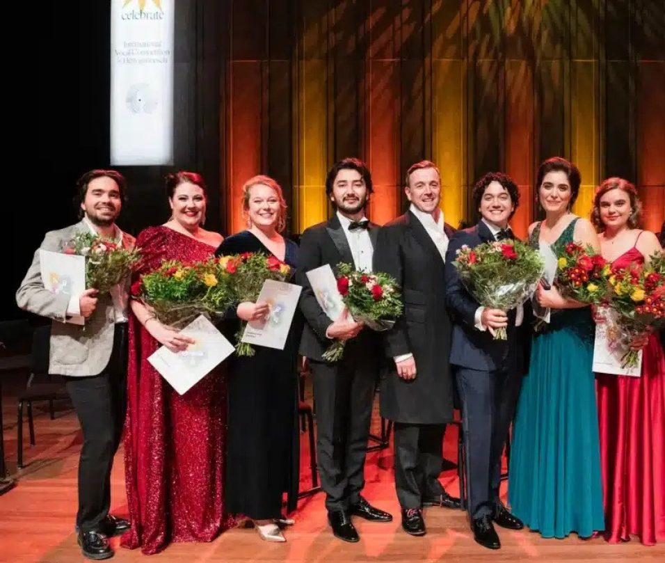 Finalisten 57ste IVC Opera Oratorium 2024 met Algemeen en Artistiek directeur IVC Andrew Watts Sarah Hickson 1024x681